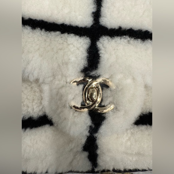 Chanel Shearling White Black Tartan Single Flap CC Chain Shoulder Bag - Picture 8 of 15